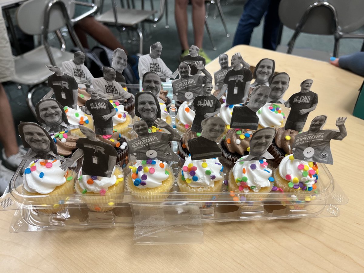John Smetzer (@mr_smetzer) on Twitter photo The celebration continues- 4th period brought the cupcakes today :) So blessed to be a part of their journey this year!! ā¦<a href="/PISDReynolds/">Reynolds Middle School</a>ā© The celebration continues- 4th period brought the cupcakes today :) So blessed to be a part of their journey this year!! ā¦<a href="/PISDReynolds/">Reynolds Middle School</a>ā©