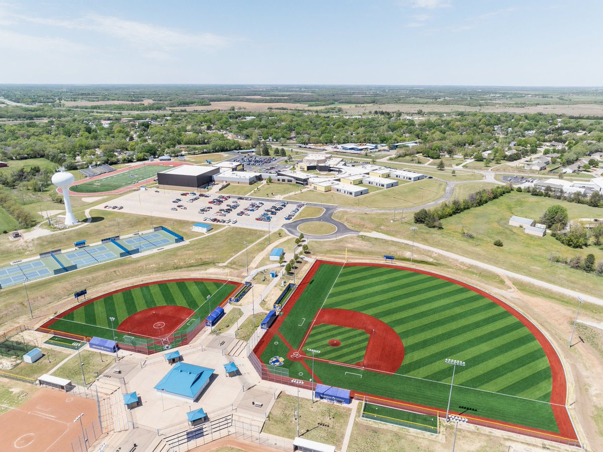 sportsinkansas's tweet photo. A Mammoth upgrade to Towanda Circle this year. And perfect timing, baseball and softball at Circle HS both make the 4A state tournaments. First time ever for softball. #mammothbuilt #sportsinkansas @MammothBuilt https://t.co/tco8dR7Yj8