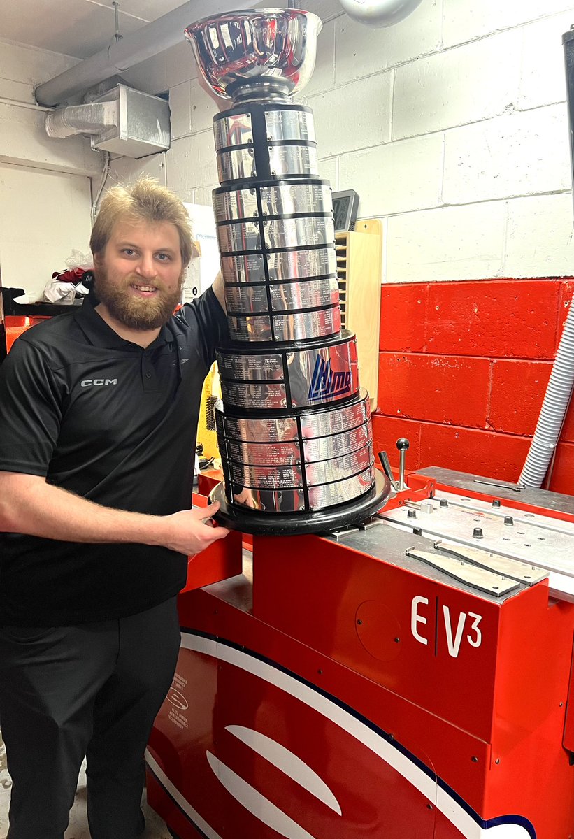 Félicitations à Justin Cormier et nos partenaires de longues dates les @voltigeursDRU. Champions de la <a href="/QMJHL/">QMJHL</a>. 
Fier d’être derrière vous! 
Prochaine étape: @CHLmemorialcup
<a href="/raphdoucet/">Raphaël Doucet</a> 
#qplayoffs