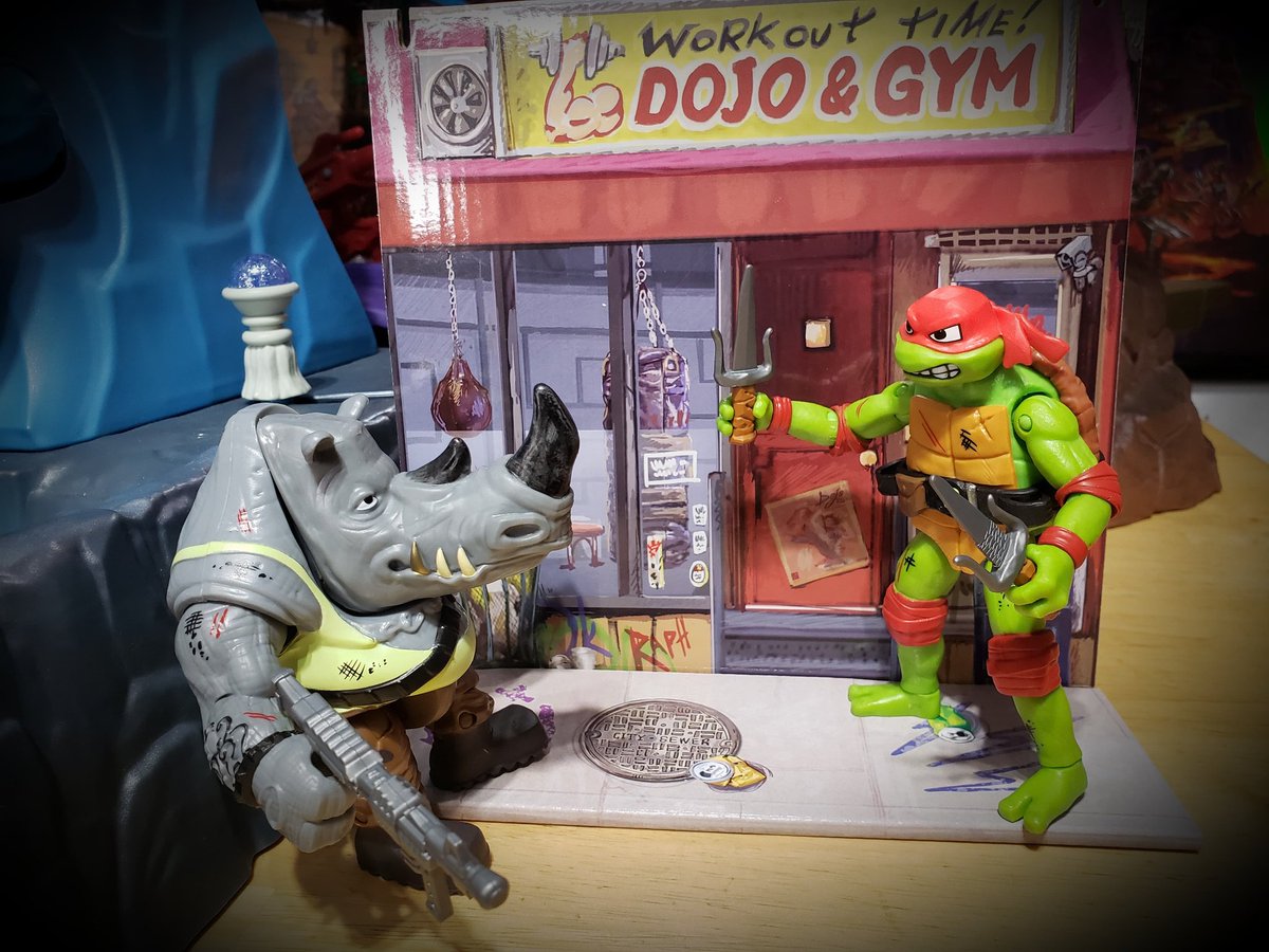 Happy #turtlethursday New video out on YouTube youtu.be/XQuJar6MLts?si… @bradynoon @JohnCena #thepfpn #cracktasticplastic #tmnt #teenagemutantninjaturtles #mutantmayhem #raphael #rocksteady #unboxing #firstimpressions #review #toyphotography #collectingfamily