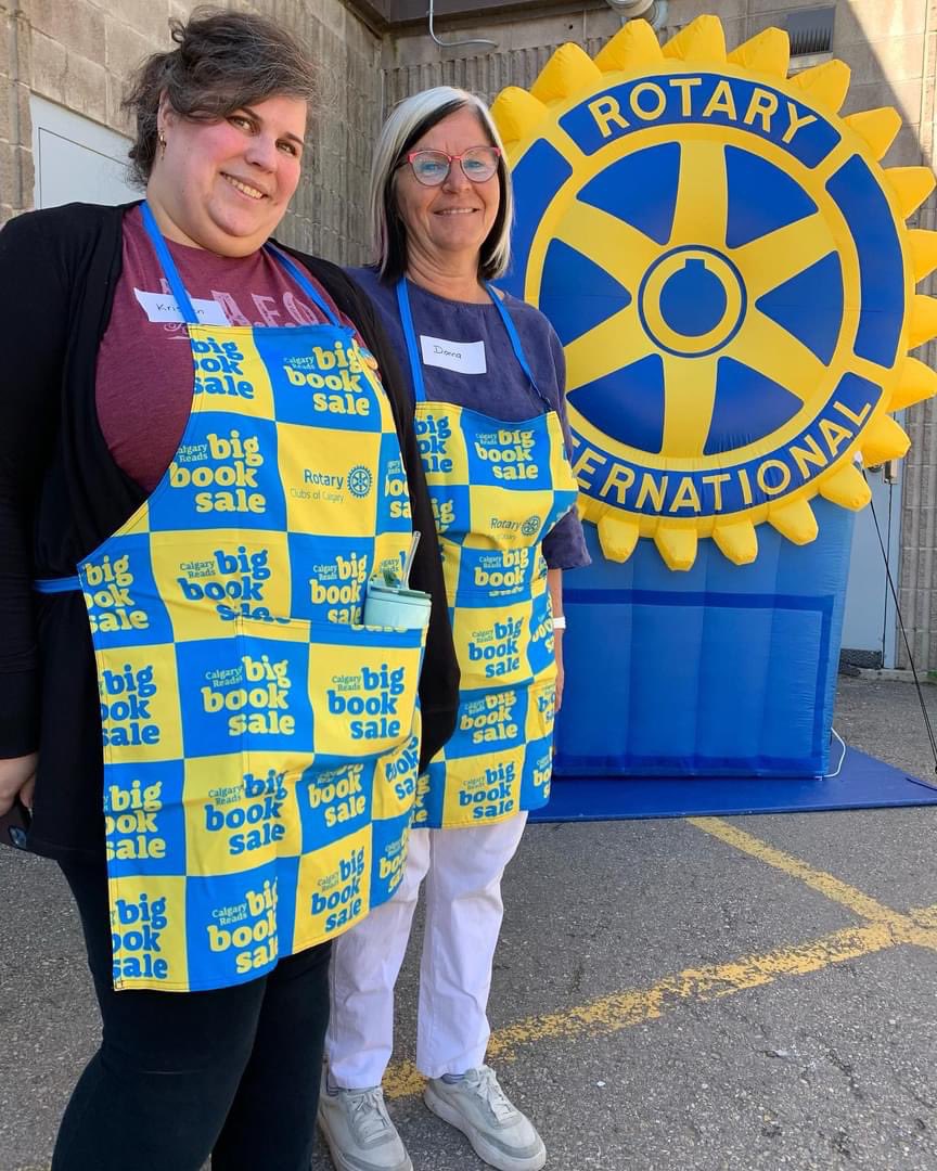 CalgaryReads's tweet photo. 🧡✨ At every turn, another amazing #calgaryreadsbigbooksale volunteer!! We are so grateful for all the heart and hard work. Along with the books and the impact, the most special part is you! 

Thank you volunteers!! You rock!

#yycvolunteers #bigbooksale #yycreads #calgaryreads https://t.co/aNYiOA4Gzs