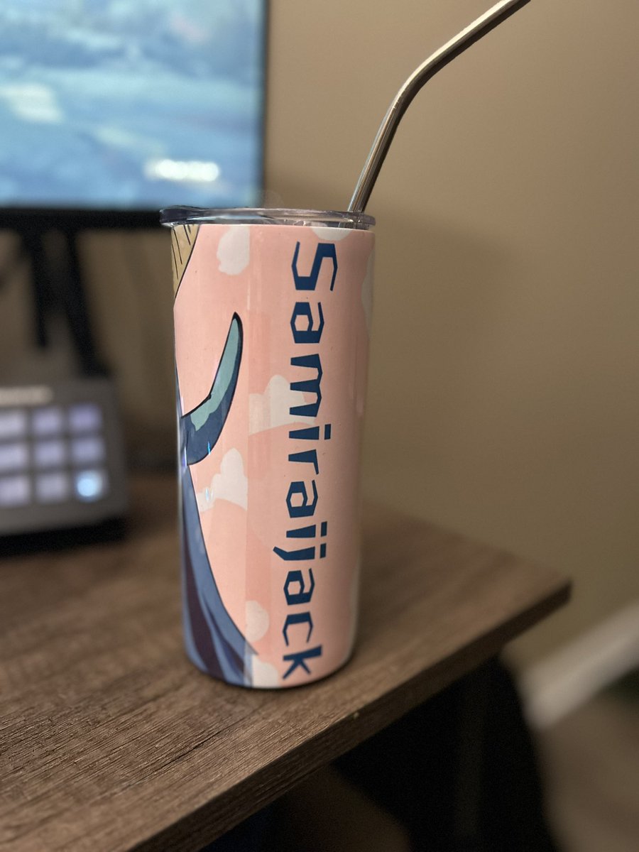 samiraijack's tweet photo. Imma need y’all to gone head and cop you one of these #expressyouressence #MelanInk hit up @Atiyana83 for more deats and drinks https://t.co/WJAZyUAz01