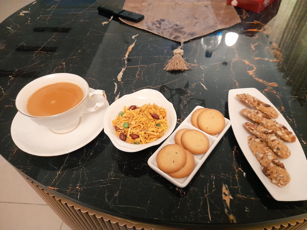 PinkSparrow9's tweet photo. Pink's tea time  🍵 https://t.co/WOkBU3cSxO