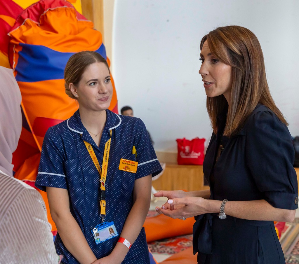 Did you spot some of our marvellous Roald Dahl Nurses on #TheOneShow last night? Alex Jones joined Her Majesty The Queen to thank Roald Dahl Nurses and meet families in their care to celebrate #InternationalNursesDay. If you missed it, watch it here: bbc.in/3UMd8tW