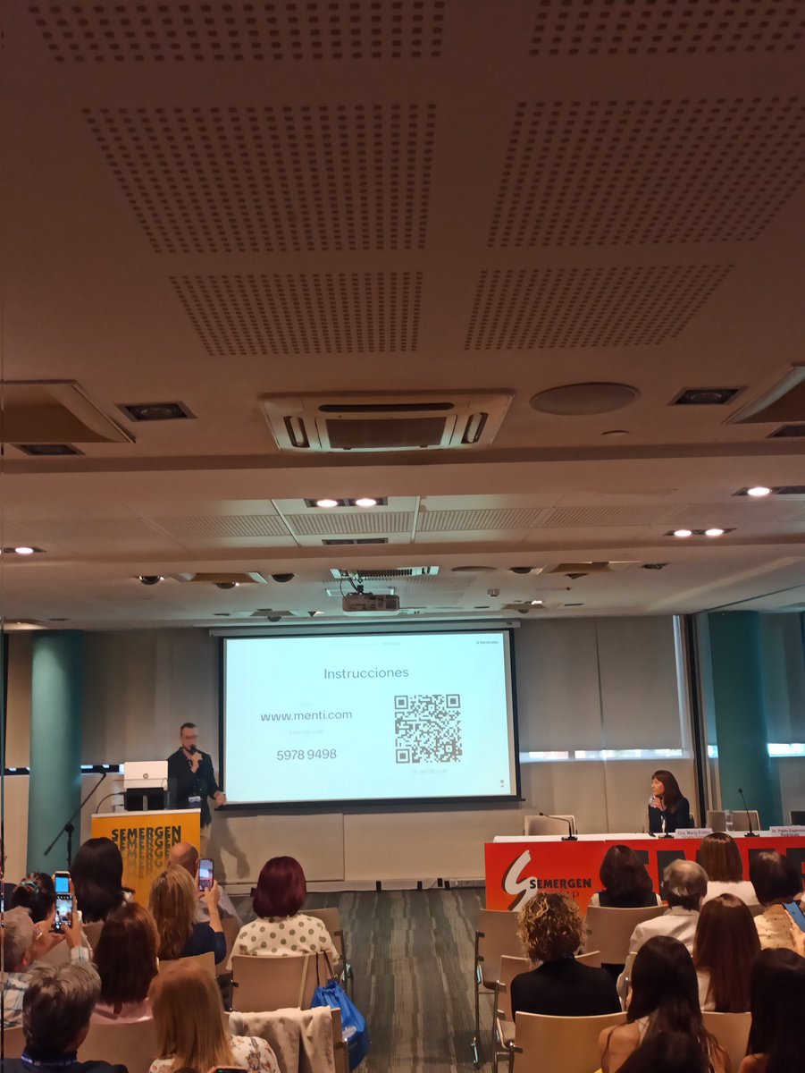 Seguimos con 🦠🦠 'El gran problema de las Resistencias Bacterianas: Programa PROA" 🧫🔬con los doctores <a href="/DrPabloEspinosa/">Pablo Espinosa Rodríguez</a> y <a href="/esther_uceda/">Esther Uceda</a> . #SemergenMurcia24 <a href="/SEMERGENap/">SEMERGEN | Médicos de AP #SEMERGEN25</a>