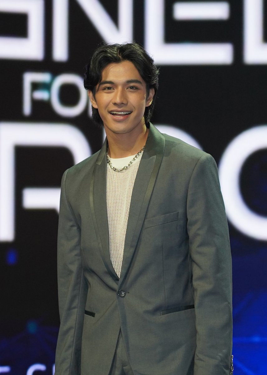 gmapinoytv's tweet image. Heating up the stage during the #SignedForStardom2024 event are the #BoysOfSummer. Presenting Jeff Moses, Yasser Marta, Radson Flores, Bruce Roeland, Prince Carlos, Vince Maristela, and Raheel Bhyria.