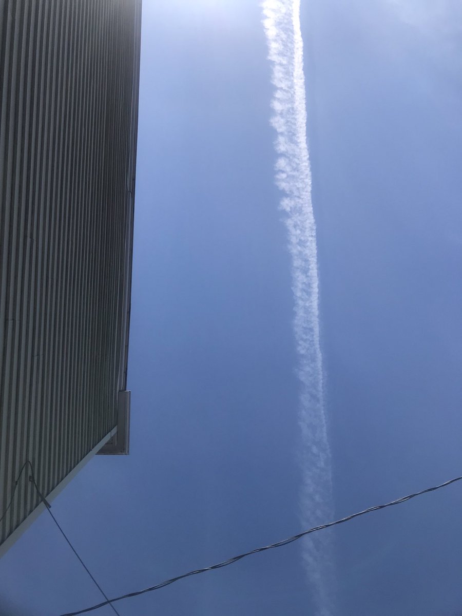sealevel's tweet image. #maychemtrails 
Halifax, Nova Scotia right above the driveway!
