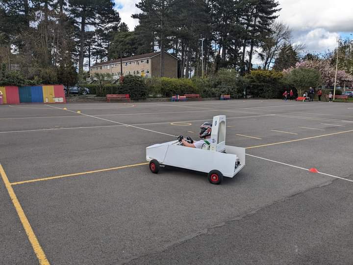 Fantastic day at Abbey School in #Darlington as members and friends of @darlrotary, including @billoldfield, helped youngsters prepare for the @Greenpower challenge on 21st May at @Croft. #peopleofaction #electriccars