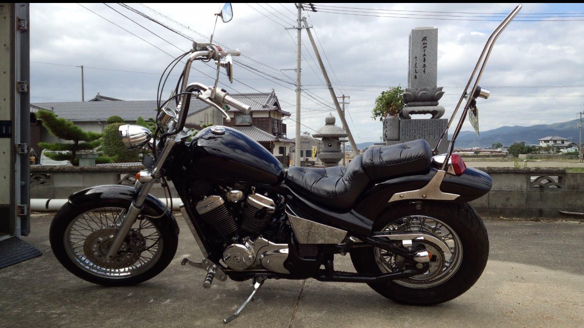 daichance1515's tweet photo. アメトーク見てたらバイク乗りたくなってきた🏍️ ちなみに昔乗ってたのはスティードで今乗りたいのはFXです⚡️ついでに20代前半のときに4年ぐらい乗ってた車もw #バイク芸人 #アメトーク #FX400 #Z400FX #セドリック #Y34セドリック
#スティード #スティード400 https://t.co/KeBbSA92IZ