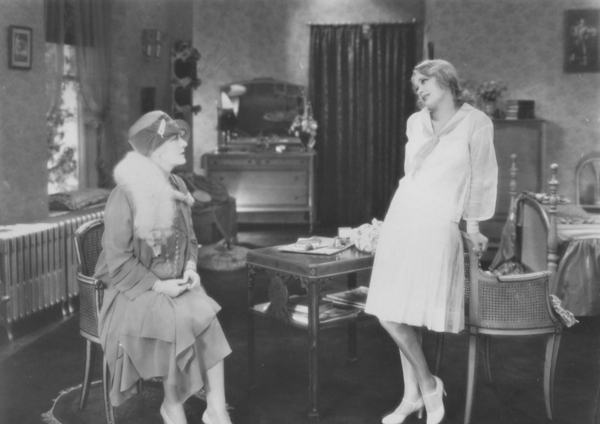 Louise Dresser with Dolores Costello in Madonna of Avenue A (1929). #ClassicGirlOfTheWeek #LouiseDresser