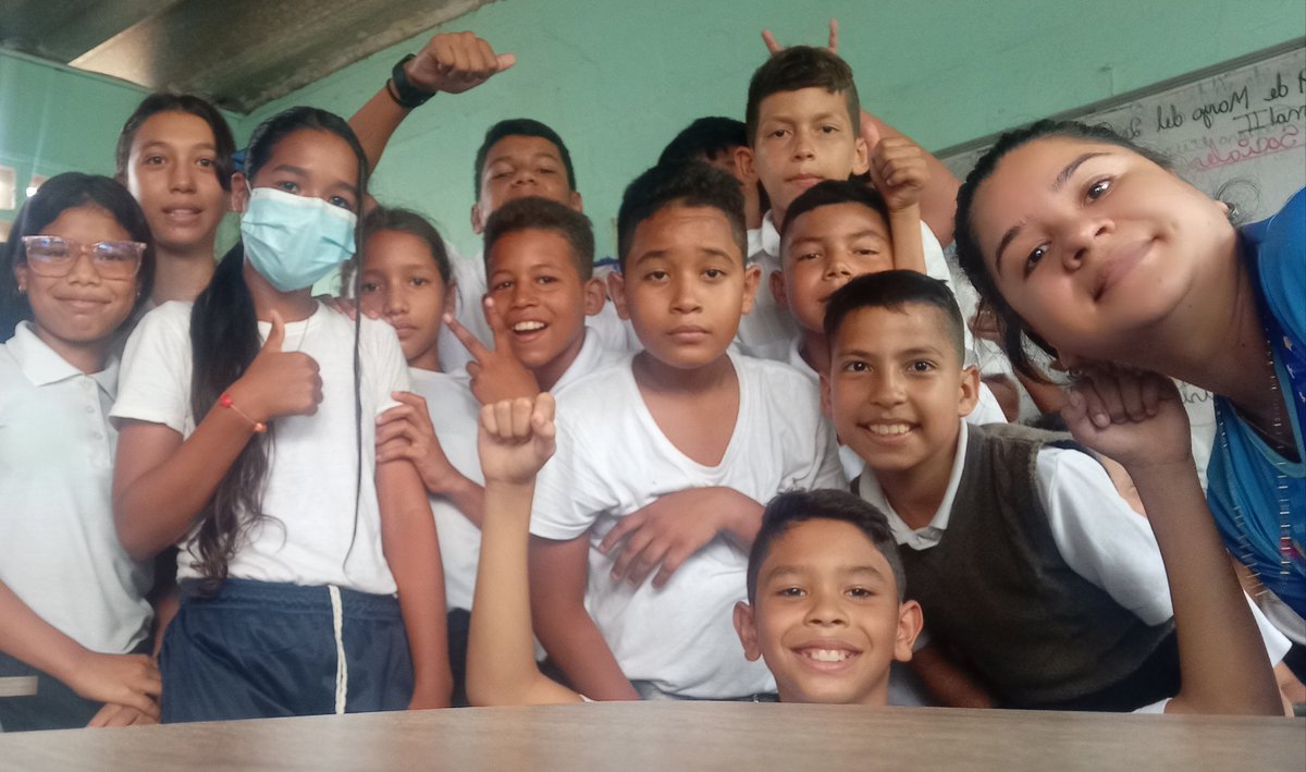 indirag73443970's tweet photo. En la mañana de hoy se llevó a cabo la formación en la escuela de tronconal 2 por parte de las facilitadoras del ANZ32 @Gabrielasjr @LuisinfoVe @Infocentroanzoa https://t.co/i3fbqIp8Bv