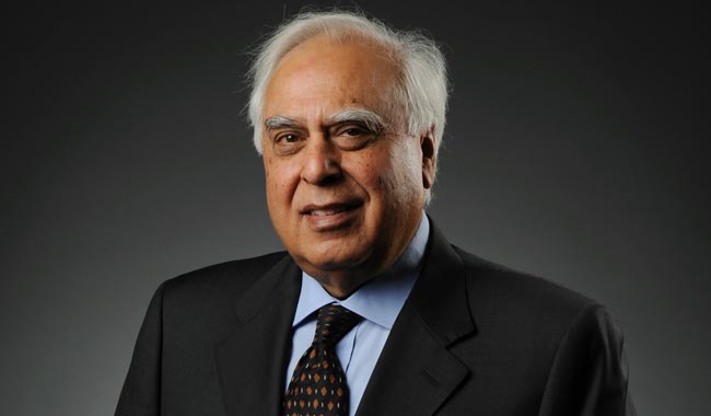 BIG BREAKING ⚡

Senior INDIA MP Kapil Sibal has won Supreme Court Bar Association elections with huge margin 🔥

Kapil Sibal - 1066 ⚡
Pradeep Rai - 689
Adish Aggarwala - 283

The entire BJP machinery, candidates, tons of money was spilled against him, yet he won a glorious