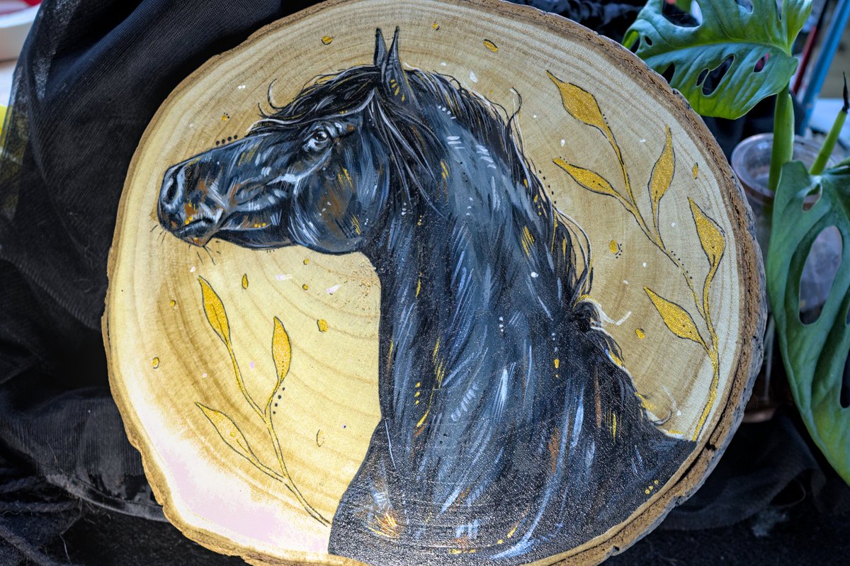 This painting has maybe find its new home! It's time to get your hands on this piece before it is too late!! 😍

theartofmarympierre.etsy.com/listing/160276…

#etsy #smallartist #smallbusiness #petart #horseportrait #peintureanimalière #cheval #horsepainting #commissionopen