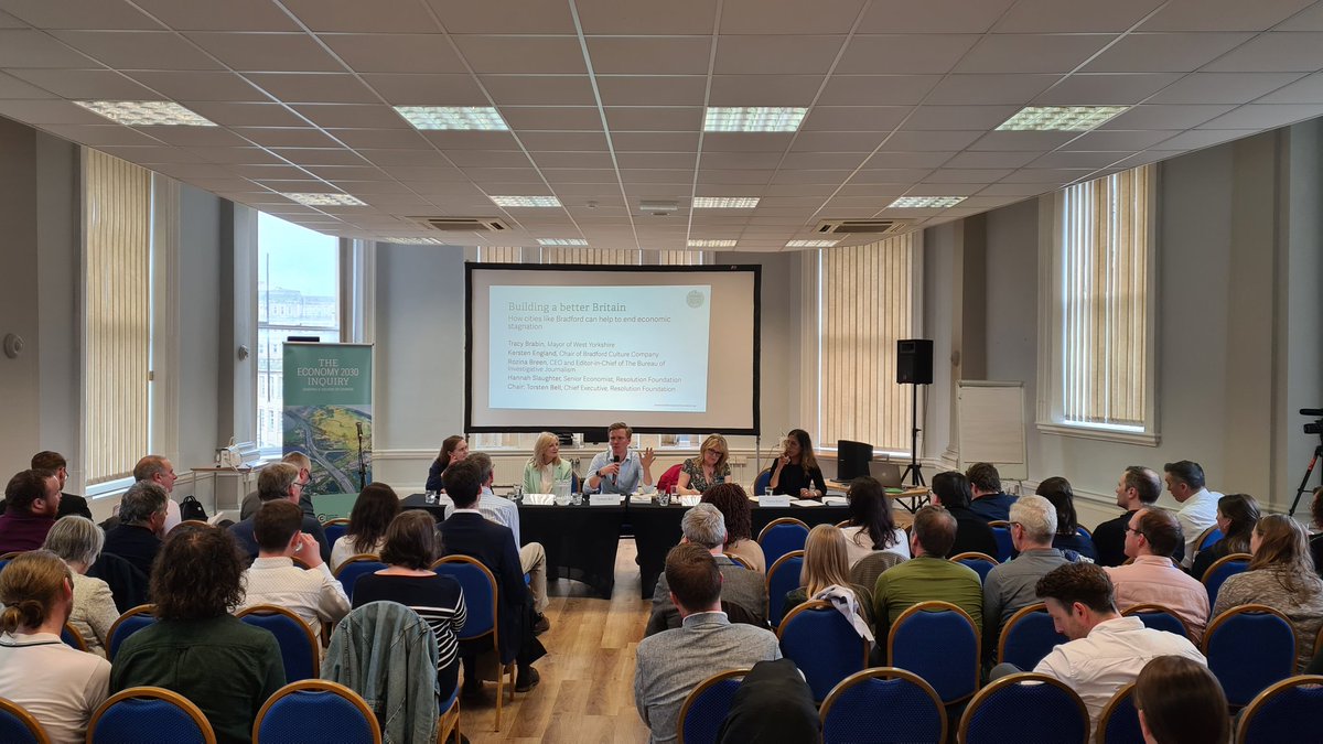 This evening we're in Bradford with @TracyBrabin, @kersten_england, @RozieBreen, @hcslaughter_ and @TorstenBell to discuss how West Yorkshire can help to end economic stagnation.