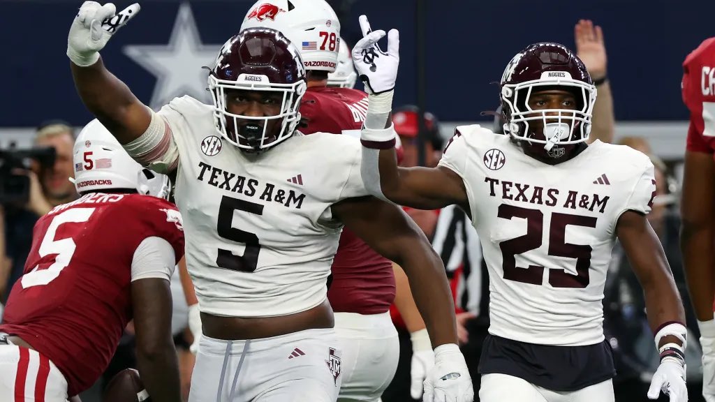 Blessed to receive an offer from Texas A&M @BigDubFootball @RivalsFriedman @AnnaH247 @adamgorney @ChadSimmons_