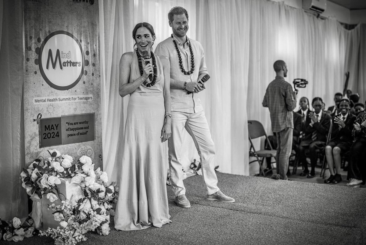 Misan Harriman (@misanharriman) on Twitter photo The Duke and Duchess of Sussex visit the #lightwayacademy alongside <a href="/GEANCOFDN/">TheGEANCO Foundation</a> for its first mental health summit in Abuja, Nigeria.
Part two. The Duke and Duchess of Sussex visit the #lightwayacademy alongside <a href="/GEANCOFDN/">TheGEANCO Foundation</a> for its first mental health summit in Abuja, Nigeria.
Part two.