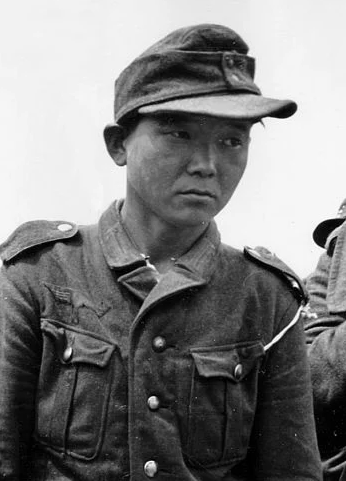 inter3sting's tweet photo. This is the fascinating story of Yang Kyoungjong, a Korean soldier who was forced to fight on three sides during WWII. Initially, he was conscripted into the Japanese army, then captured and compelled to fight for the Soviet and Nazi armies. When he was finally captured... https://t.co/KpIsy5of7j