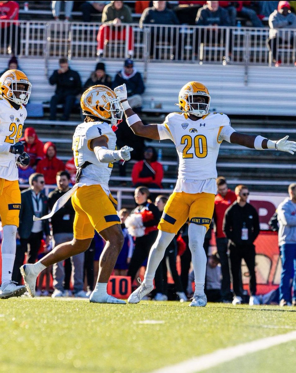 All glory to Allah! Blessed to receive an offer from Kent State! @coachnazoliver @Shabazz_FB @BigBody_Nas8 @BillTeerlinck