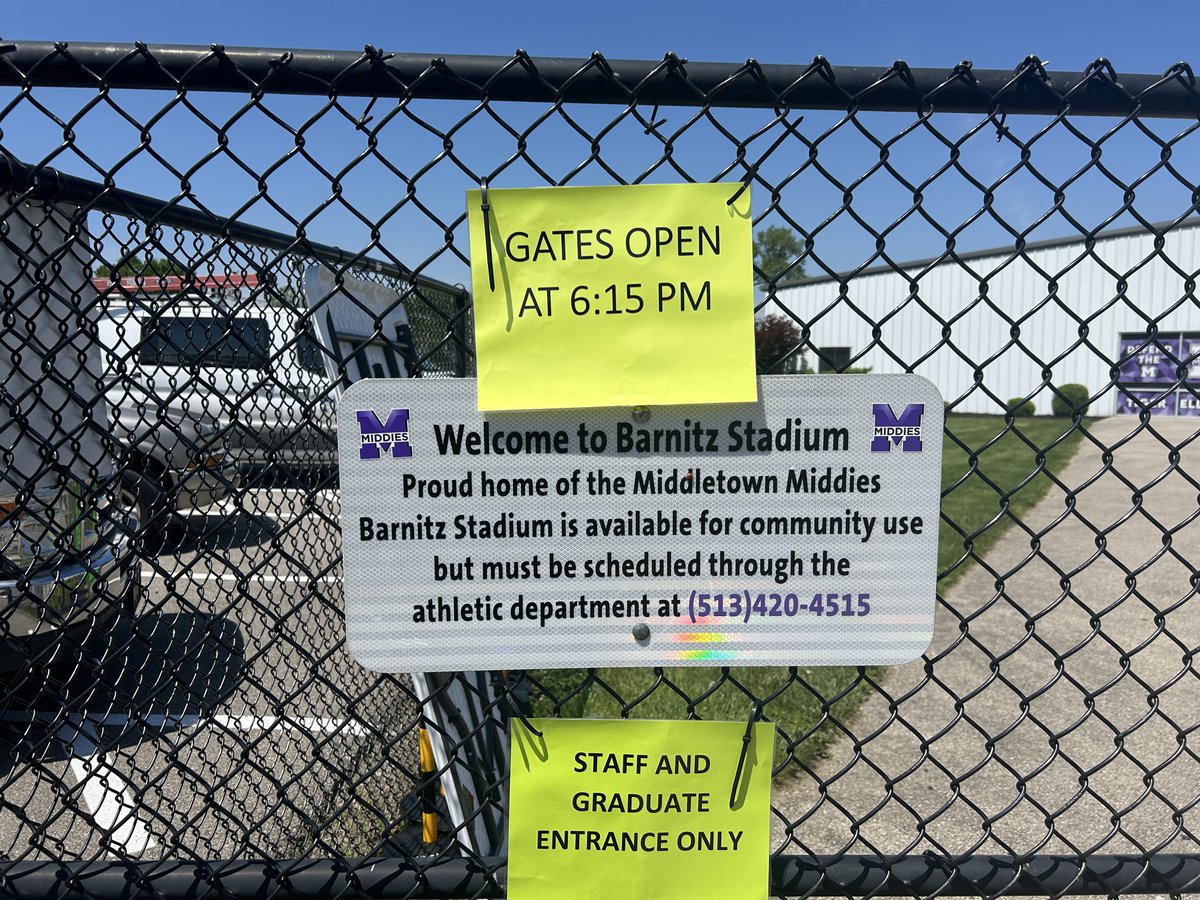 Middletown City Schools (@middletownoh) on Twitter photo 🎓😎Today's the day, and what a beautiful day it is for the 150th annual <a href="/MHSMiddieTweets/">Middletown HS</a> graduation! Can't make it in person? The entire event will be streaming live at 7 p.m. on our Facebook page facebook.com/MiddletownCity… and on our YouTube page at youtube.com/@MCSDMiddies. 🎓😎Today's the day, and what a beautiful day it is for the 150th annual <a href="/MHSMiddieTweets/">Middletown HS</a> graduation! Can't make it in person? The entire event will be streaming live at 7 p.m. on our Facebook page facebook.com/MiddletownCity… and on our YouTube page at youtube.com/@MCSDMiddies.