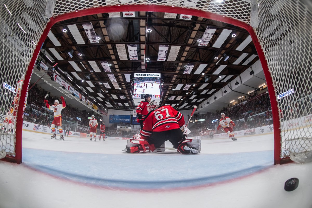 La finale, vue du filet! 🫣🥅

#SeriesLHJMQ | (📷 : <a href="/Vincent_Ethier/">Vincent Ethier</a>)