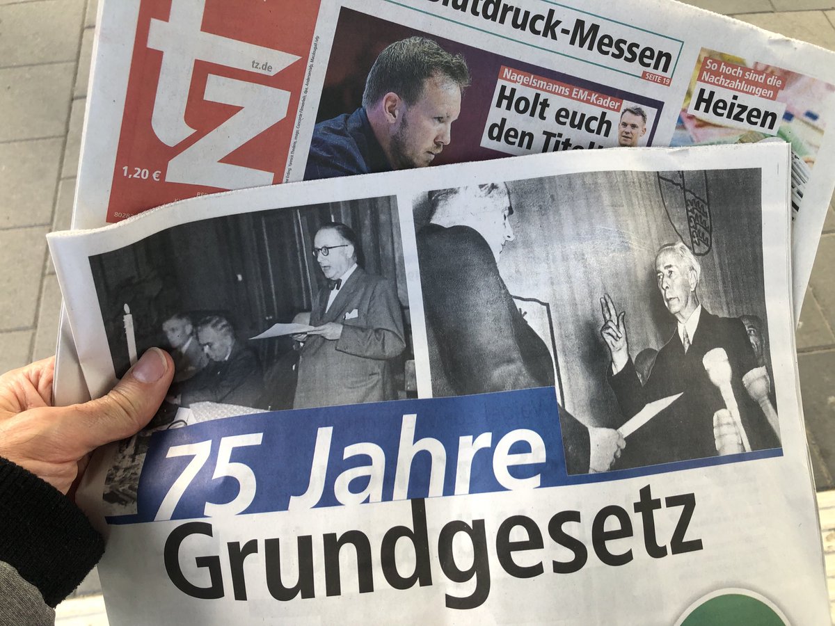 Morgen in ⁦<a href="/MerkurStadt/">Münchner Merkur</a>⁩ &amp; ⁦<a href="/tzmuenchen/">tz</a>⁩ (hier schon heute im Abendverkauf): unsere 12-seitige Beilage zu 75 Jahre Grundgesetz. U.a. mit Interview Theo Waigel und Historiker Andreas Wirsching (⁦<a href="/Leibniz_IfZ/">Institut für Zeitgeschichte München−Berlin</a>⁩ ), der sagt, warum das IfZ die AfD durchleuchten würde