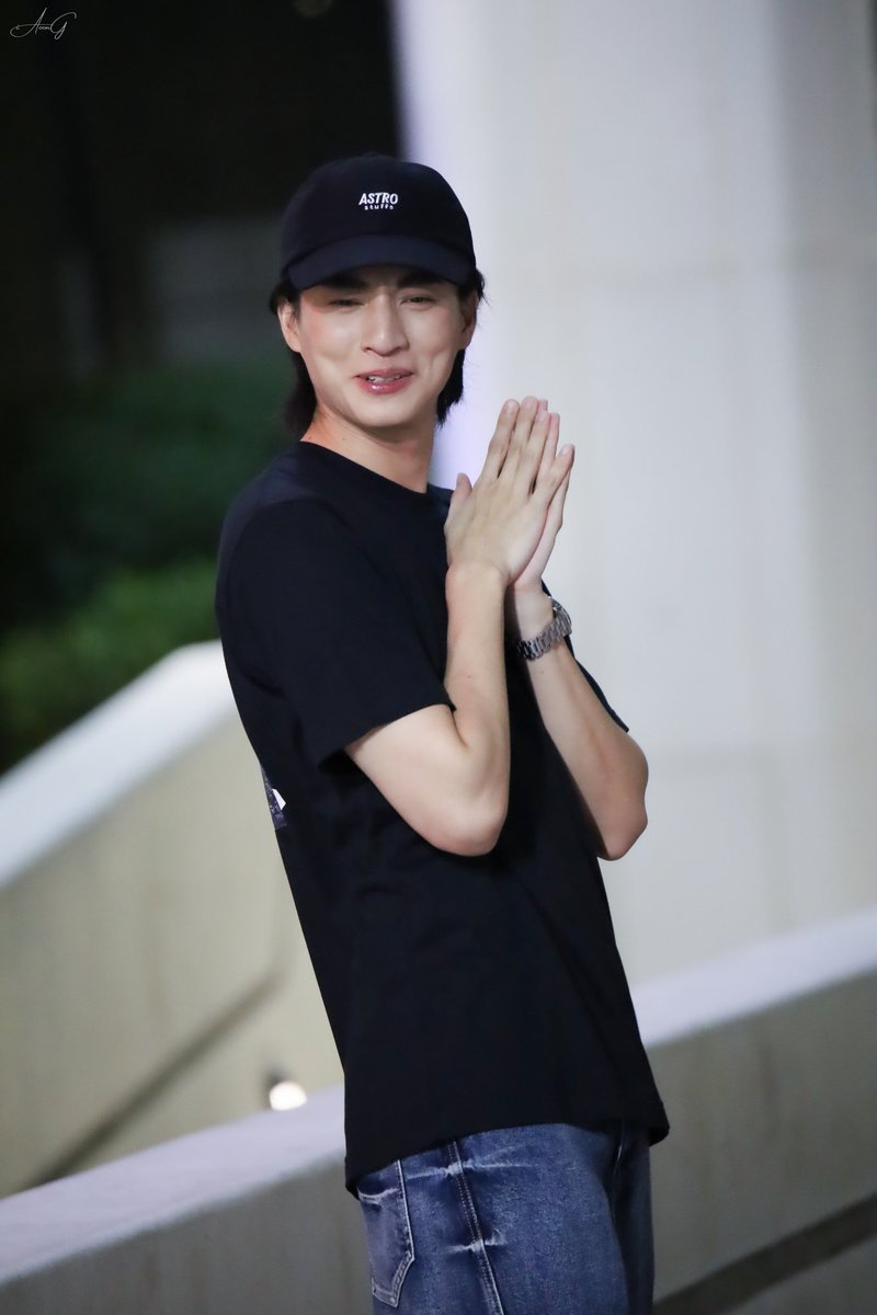 อะไรของเธอกลัฟฟฟฟฟ

<a href="/gulfkanawut/">gulfkanawut</a>
#gulfkanawut
#iaoonG