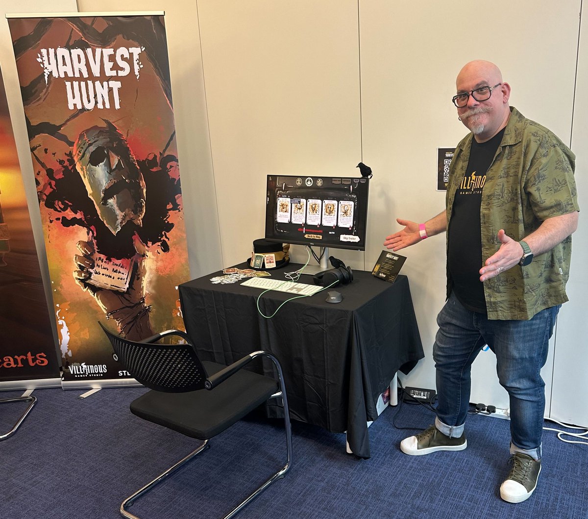 We're @BarclaysGames Games Frenzy today! Join the hunt and play our folklore inspired horror game Harvest Hunt with Evil Mastermind @markdrew 🎩😈