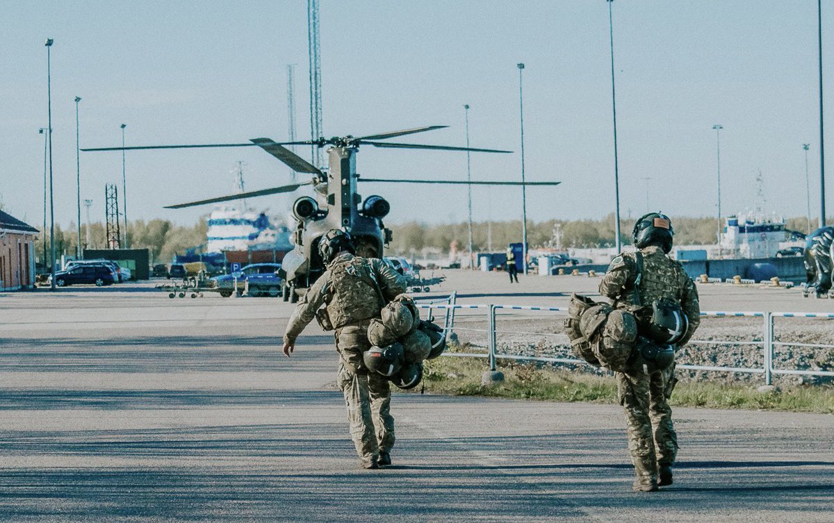 It was a pleasure to have 🇪🇪 PM @kajakallas and Def Min @HPevkur join our HMA @rceallen, Brig. @CommanderCabrit and DA Rob Steadman for Ex Spring Storm 2024. Thanks @royalairforceuk & @16AirAssltBCT for the exciting opportunity to fly in a Chinook! 🚁 @Natobgest @Kaitsevagi