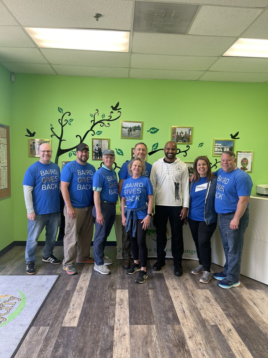 🚀 Big thanks to the team from @rwbaird for joining us at 4MyCiTy today! Your dedication and support are out of this world. Together, we’re making a difference one day at a time. 🛠️🌍 #BairdGivesBack #4MyCiTy #ZeroWaste #ZeroHunger #Sustainability 🌱♻️