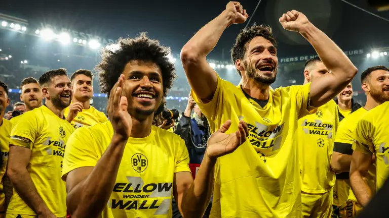Hey liebe BVB-Fans! @fabi_lfdy und ich überlegen, hier auf Twitter eine Community für alles rund um Wembley zu starten – von Tipps zu Pubs bis zum gemeinsamen Schauen des Spiels. Vielleicht könnten wir sogar gemeinsam etwas organisieren/buchen und eine Gruppe bilden?! Wer von