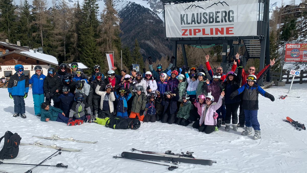 Secondary students from ISF Waterloo went on a skiing trip to Italy. From beginners, who could ski down the entire mountain, to advanced who were jumping and completing tricks by the end of the week, they all had a fabulous time!
#internationalstudents #skiingisfun #youthsports