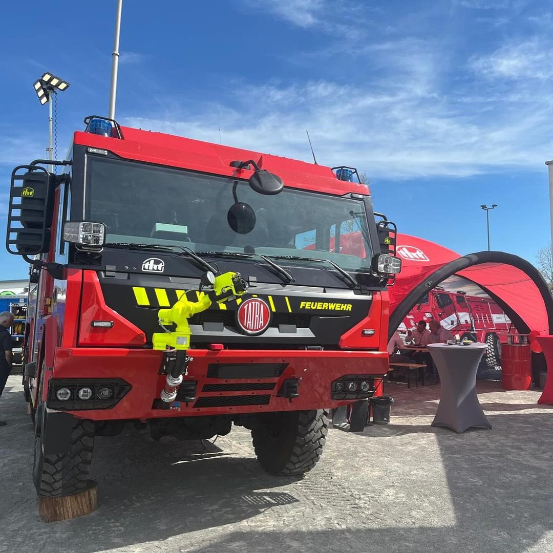 🇨🇿#Czechia: The new 3rd generation of Tatra Force fire truck on display at RETTmobil 2024 in Germany. The truck has three axles, with steerable first and third axle, the superstructure is from the traditional Czech manufacturer THT Polička.