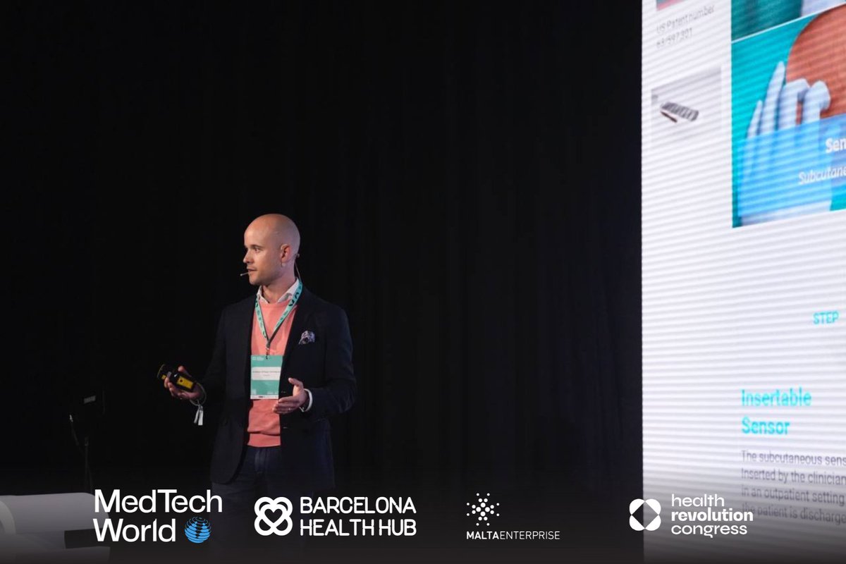 Andrew Ortega-Verdaguer from IntelVasc pitches at Barcelona Roadshow by @Med_Tech_World & @BCNHealthHub ! 🚀 💡 Their vascular biosensor tech detects occlusions early, reducing complications. Good luck! #BarcelonaRoadshow #HealthcareInnovation 📸 eu1.hubs.ly/H097wNP0
