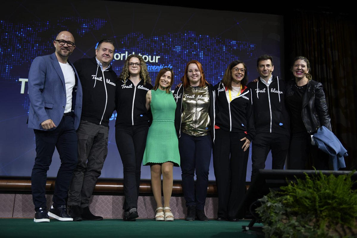 ¡Damos por finalizado el #SalesforceTour Barcelona! 🚀 ¡Que jornada tan increíble hemos vivido! Agradecemos a todos los que nos han acompañado durante el día de hoy. ¡Hasta la próxima! 💙 #SalesforceTour Barcelona