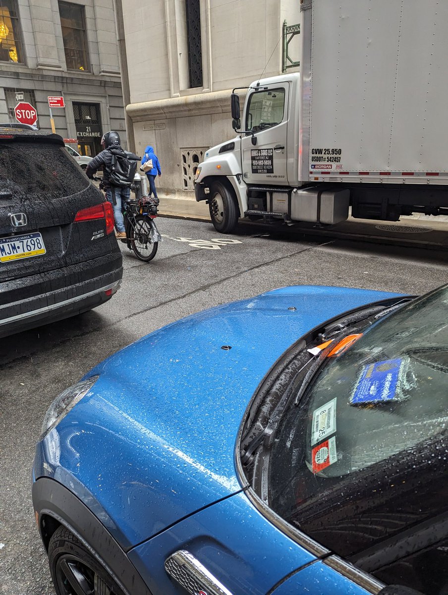 WakefieldBxDave's tweet image. @placardabuse The second vehicle with a summons had a @fdny #FakePlacard while the PA registered vehicle in front had a @NYCSanitation #FancyHat