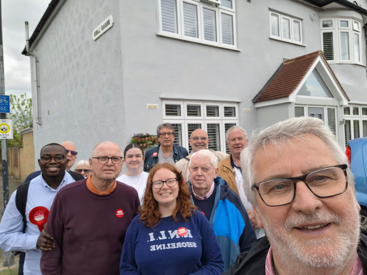 A great turnout tonight at our canvass for the Mottingham, Coldharbour and New Eltham By-election on 13 June🌹
