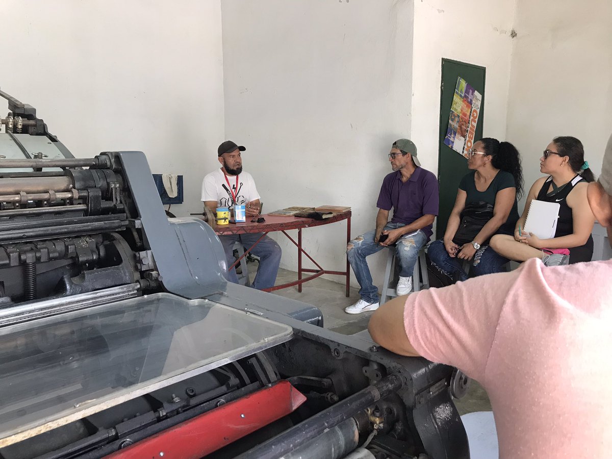 El día de hoy, en el Museo Antropológico de Quíbor, se llevó a cabo un interesante taller sobre encuadernación dirigido al personal del museo y a personas vinculadas al mismo. El taller fue dictado por el Licenciado y Restaurador del MAQ Ángel Sequera