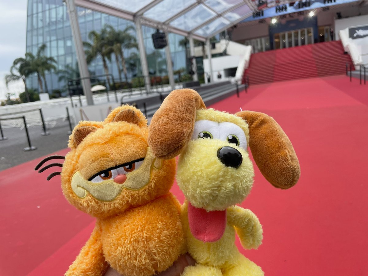 Garfield and Odie at the Cannes Film Festival.
