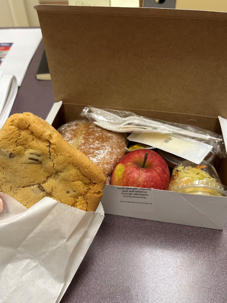 The Sun-North & @enviranorth crews enjoyed a delicious lunch today in support of the 'Beef on a Bun' boxed lunch fundraiser from Habitat for Humanity Huron County! We're happy to support such a great cause! 🤝 #sunnorth #habitatforhumanity #ontag #cdnag