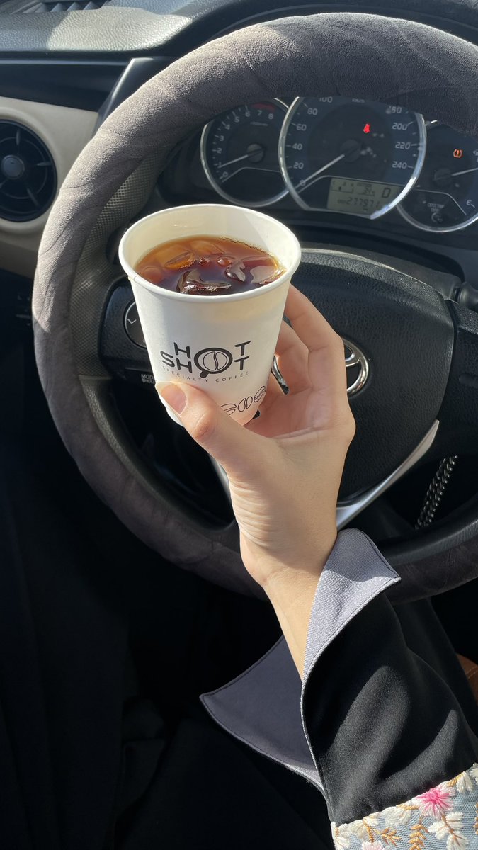 اللـهم أكتـب لنا يـومـاً
جميلاً مُزهراً بعطائك…