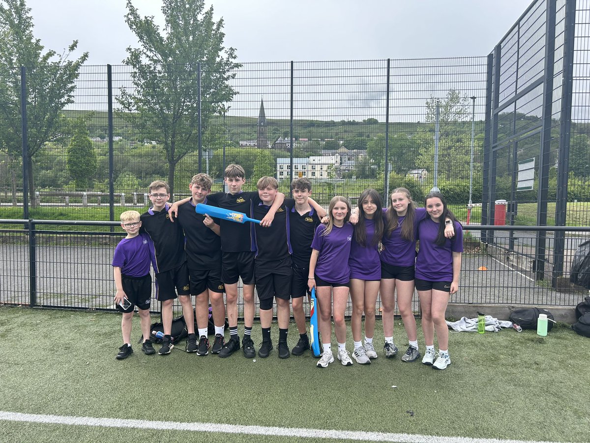 A massive well done to all the pupils who attended the Ebbw Vale/Tredegar Cluster Festival today🙌🏏

Lots of great skills on show which were applied in the games after lunch👏

Thank you to the @ebbwfawr leaders for your support🤩

#WeAreWelshCricket