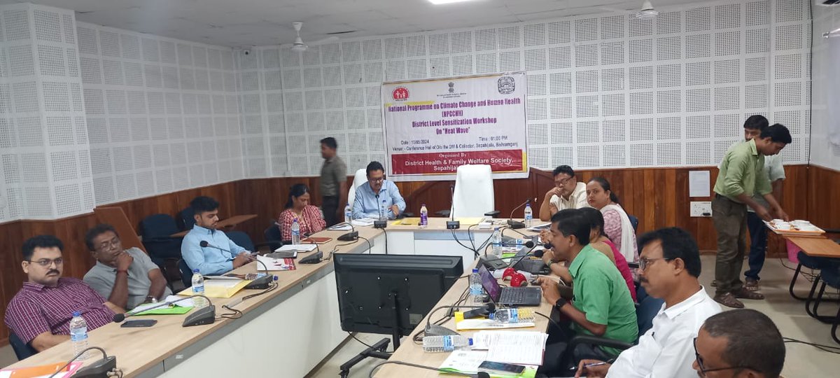 Vital discussions held on combating #heatrelatedillnesses the District Level Inter-Departmental Workshop in Sepahijala, Tripura. Thanks to the DM & Collector, #Tripura for leading this crucial initiative. Let's #beattheheat together!