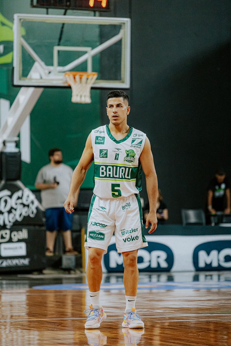 Ya empezamos con #Latinoamérica. Y el primer protagonista de hoy es <a href="/5Martincabrera/">Martin Cabrera</a>, desde Brasil donde <a href="/BauruBasket/">Bauru Basket</a> se metió en las semifinales de la <a href="/NBB/">NBB CAIXA</a>.
Vía unocontraunoweb.com, la palabra del base cordobés

𝘼𝙪𝙨𝙥𝙞𝙘𝙞𝙖 #𝙊𝙣𝙁𝙞𝙧𝙚 (𝙄𝙂: @𝙤𝙣𝙛𝙞𝙧𝙚𝙛𝙪𝙡𝙡)
