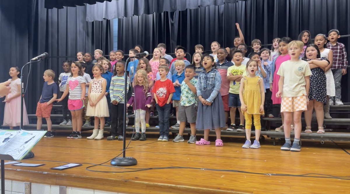 First Grade Concert was a hit! The kids did an amazing job and had a blast doing it! 📦✅🤔💭🎶🎤
