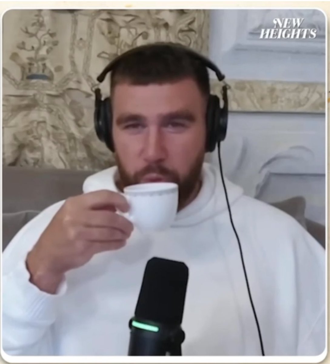 Guys, that’s the same teacup. He definitely *was* petting a cat during the podcast. $90k/night for a 17th Century Villa 🥹