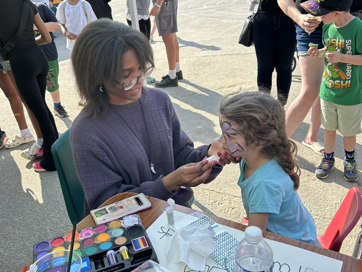 MapleGrovePS's tweet image. Henna and face-painting is happening now at the Maple Grove Fun Fair!