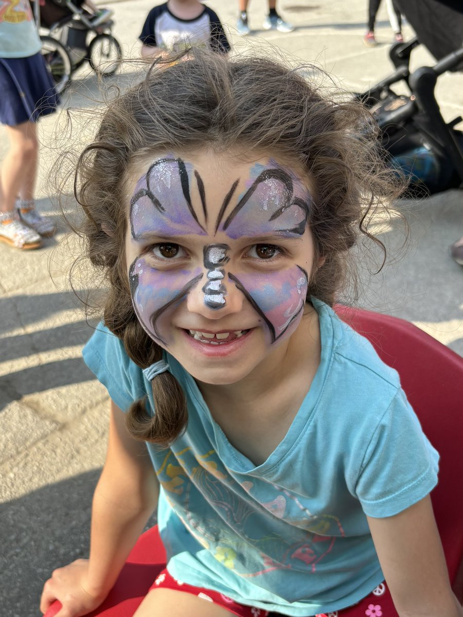 MapleGrovePS's tweet image. Henna and face-painting is happening now at the Maple Grove Fun Fair!