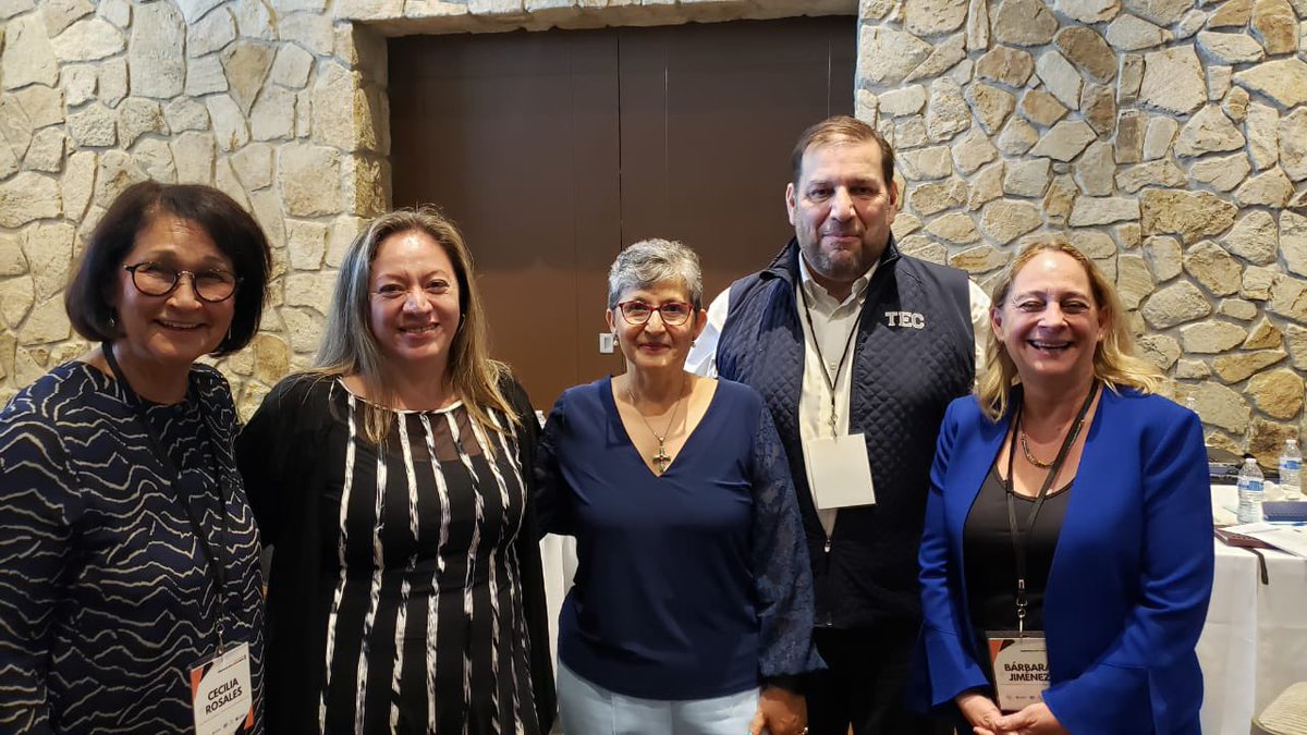 CSFMEU's tweet image. ¡Esta mañana en el diplomado LaF, la sesión titulada “El poder del Sistema de Creencias en el Ejercicio del Liderazgo, Paradigmas” fue impartida por la Lic. Adriana Castro!