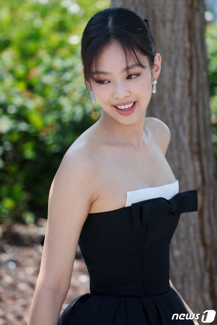 jennie tweet media
