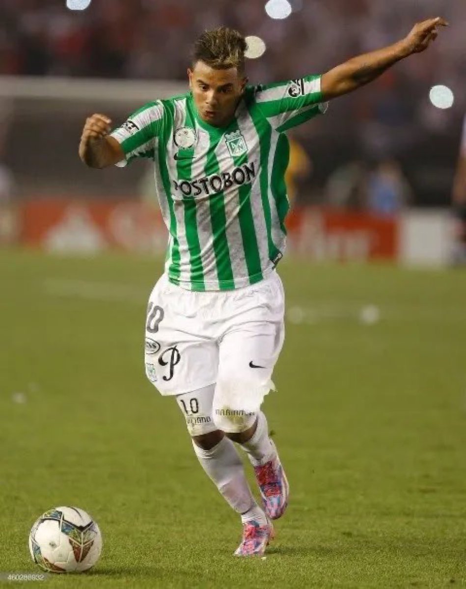 🚨🔙 Edwin Cardona en exámenes médicos para regresar a Atlético Nacional, confirma @pilarvelasquezv. Será el tercer ciclo del mediocampista con el equipo con el que consiguió dos estrellas (2011 y 2014).